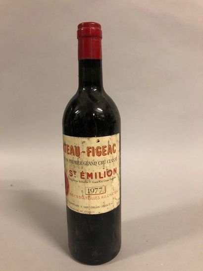 1 bouteille Château 	FIGEAC, 1° Grand Cru 	St-Émilion 	1977	 (ets, et) 