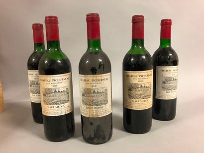 5 bouteilles Château PICOURNEAU, Haut-Médoc 1986 (es, 3 TLB, 2 B) 