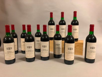 12 bouteilles Château LA CHEVRONNE, Côtes-de-Bourg 1988(4 TLB, 1 MB) 