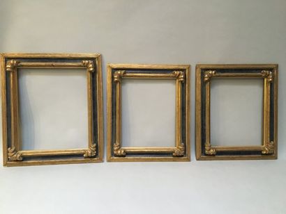 null Three frames: 

- 41 x 33,5 

- 41 x 33,5 

- 46,5 x 38