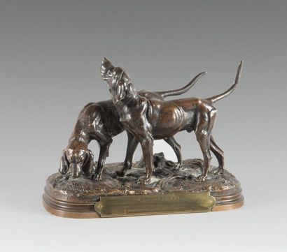 null Alfred DUBUCAND (1828-1894)
Deux chiens de meute
Bronze à patine brune signé...