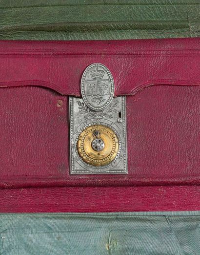 null Exceptional small wallet that once belonged to Marie-Antoinette. In red morocco,...