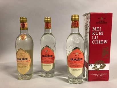 null 3 half-litres MEI KUEI LU CHIEW ''Golden Star'', (54% alcohol) 