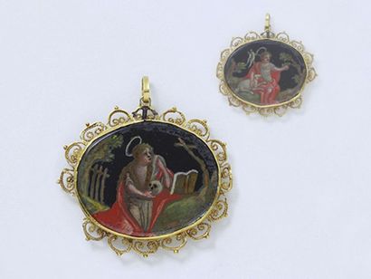 null 									
Rare médaillon ovale pendentif en or 22k (916 millièmes) à bordure...