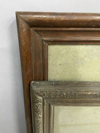 null Moulded oak stick

nineteenth century

A natural wood frame carved in the corners...