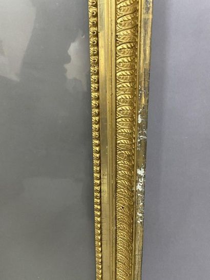 null Wooden frame and gilded paste with palmette decoration

Empire Period

45 x...