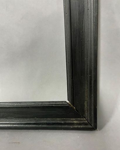 null Blackened molded wooden frame 

Netherlands, 19th century

42 x 35 x 5.5 cm