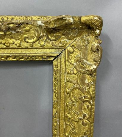 null Carved and gilded oak frame with Bérain decoration

Louis XIV period

64 x 52.5...