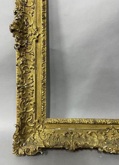 null Beau cadre en chêne sculpté et doré à décor Bérain

Epoque Louis XIV 

80 x...