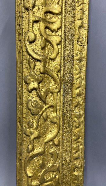 null Carved and gilded fir wood frame 

England, 18th century

33 x 41 x 10 cm 