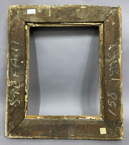 null Carved and gilded fir wood frame 

England, 18th century

33 x 41 x 10 cm 