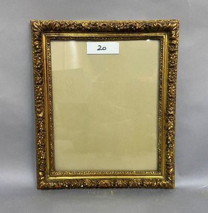 null Sculpted and gilded oak frame decorated with friezes of laurel leaves

Louis...