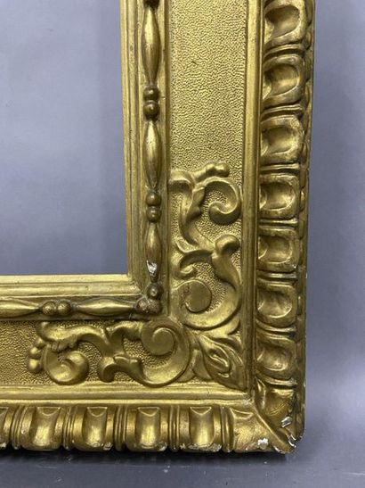 null Carved and gilded linden wood frame in the style of the XVIIth century ''à cassetta''.

74...