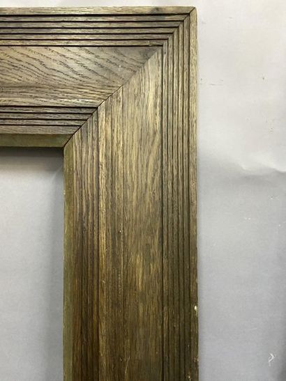 null Molded oak frame, known as "Whistler".

Circa 1920

53 x 44 x 17 cm 