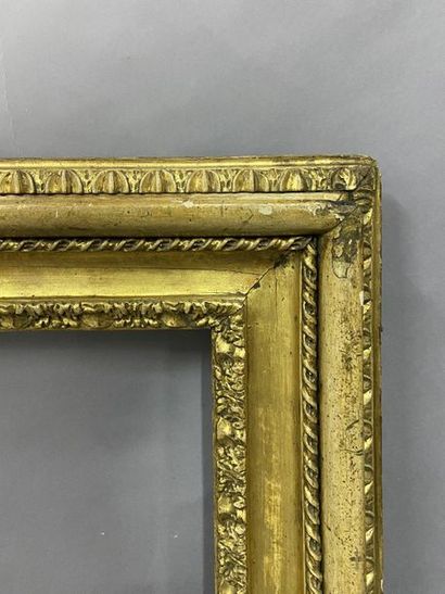 null Cadre en tilleul sculpté et doré, dit ''Carlo Maratta'' 

Italie, XVIIème siècle

82...