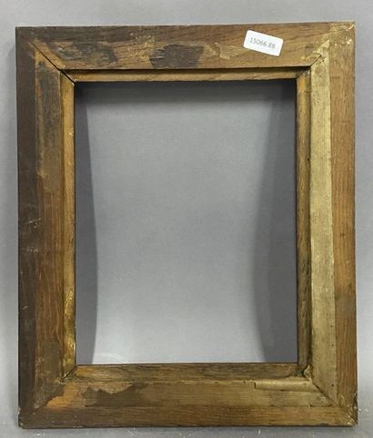 null Moulded oak frame

France, 19th-early 20th century

28 x 22 x 5.5 cm 