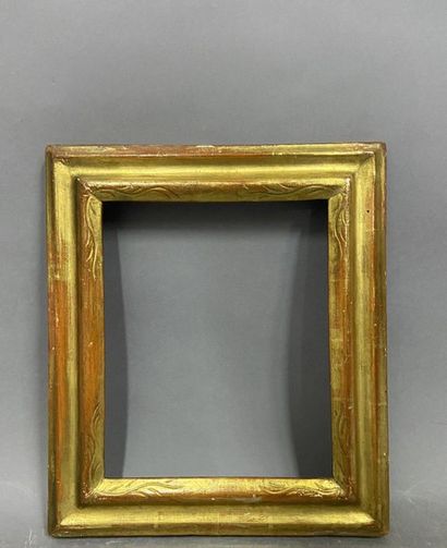 null Wooden frame, moulded, gilded with an upside-down profile with light reparure...