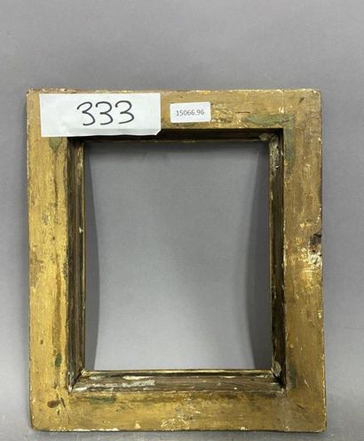 null Wooden frame, moulded, gilded with an upside-down profile with light reparure...