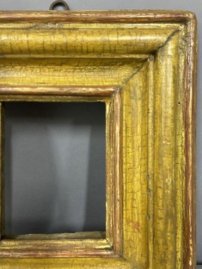 null Cadre en bois mouluré et anciennement doré 

Italie, XVIIème siècle

13 x 10...