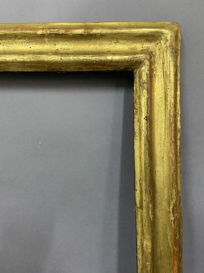 null Moulded and gilded wood frame with an upside-down profile 

Italy, 18th century

55...