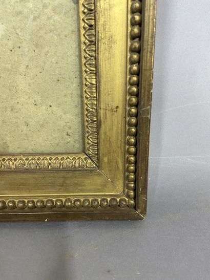 null Wooden and gilded stucco stick in the Louis XVI style

34 x 33.5 x 4 cm 