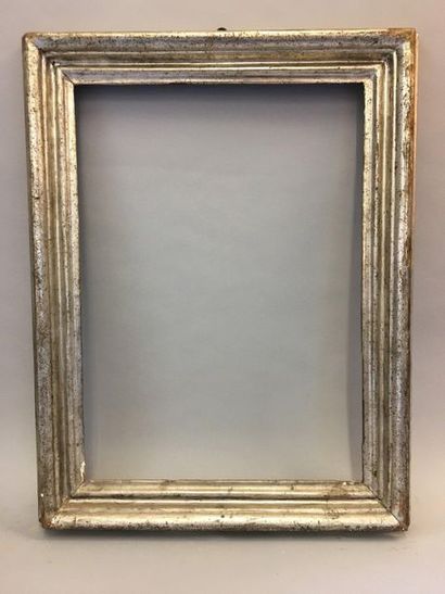 null *Molded wooden frame and silver plated

Italy, 18th century

56 x 39.5 x 7 ...