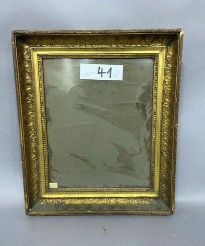 null Wooden frame and gilded paste with vine decoration

Empire Period

34 x 27 x...