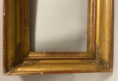 null Wooden frame and gilded paste called "doucine" and palmettes

Restoration period,...