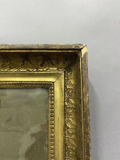 null Wooden frame and gilded paste with vine decoration

Empire Period

34 x 27 x...