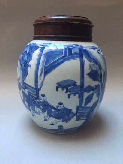 null CHINE 

Pot à gingembre de forme ovoïde en porcelaine à décor en bleu sous couverte...