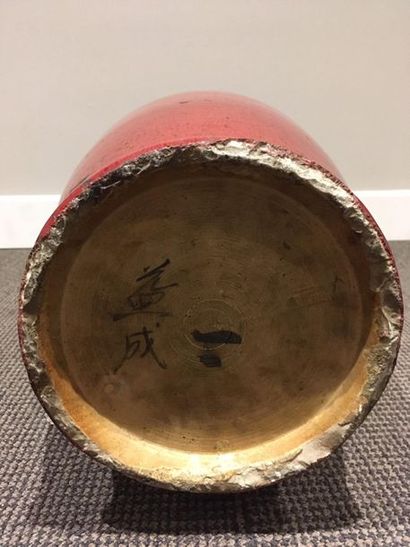 null 

CHINE 

Deux vases Yenyen en céramique monochrome "sang de bœuf" 

XIXème...