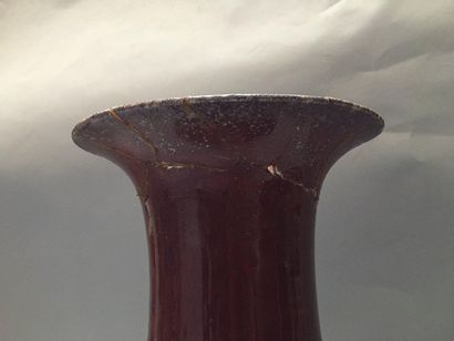 null 

CHINE 

Deux vases Yenyen en céramique monochrome "sang de bœuf" 

XIXème...