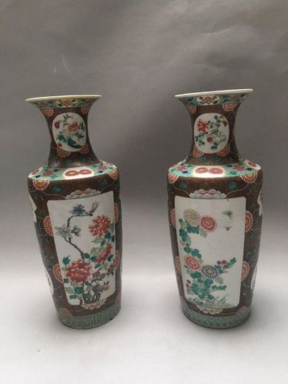 CHINE 

Très belle paire de grands vases...