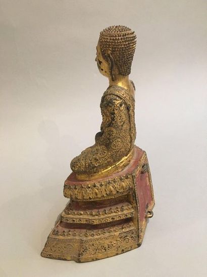 null THAILANDE. 

Ratanakosin Statuette de bouddha Sakyamuni en bronze laqué or et...