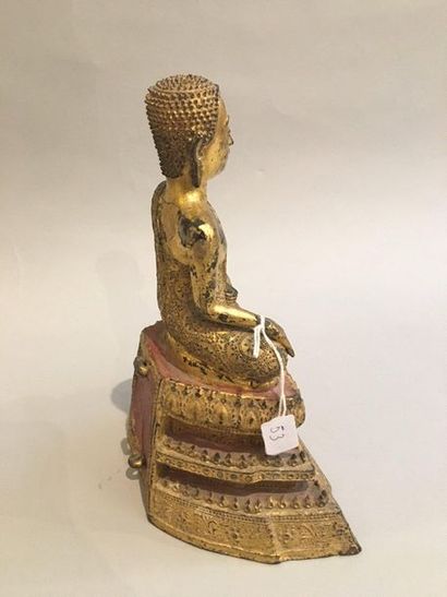 null THAILANDE. 

Ratanakosin Statuette de bouddha Sakyamuni en bronze laqué or et...
