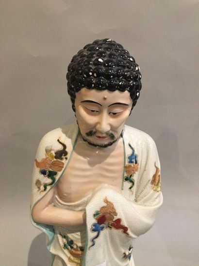 null JAPON

Suite de trois grandes figurines en porcelaine représentant la déesse...