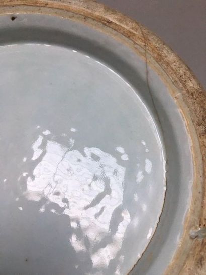 null CHINE de COMMANDE 

Soupière ronde couverte en porcelaine percée sur Le couvercle,...