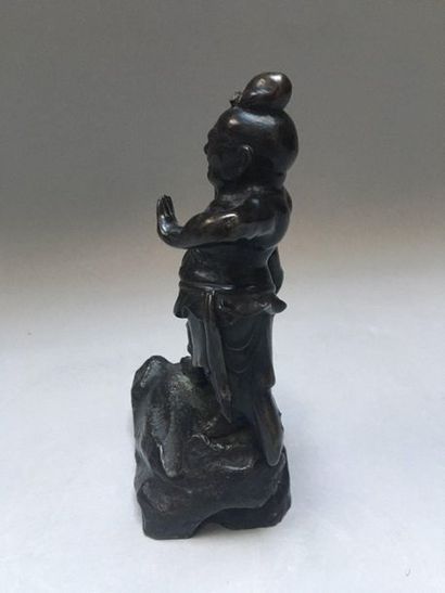 null CHINE

Figurine en bronze à belle patine brune représentant un ascète du panthéon...