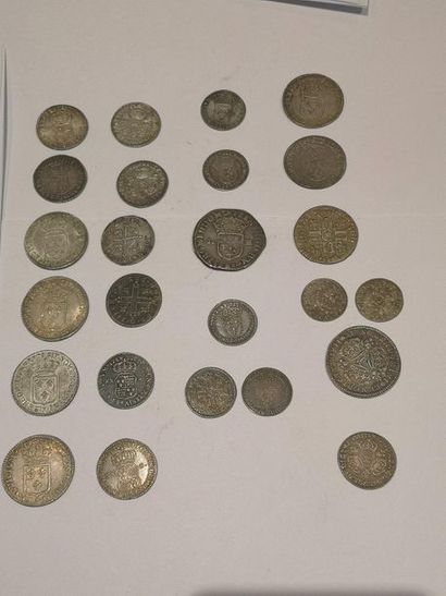 null 25 silver divisional coins from Louis XIII to
Louis XV: third of an ecu (4 ex.),...