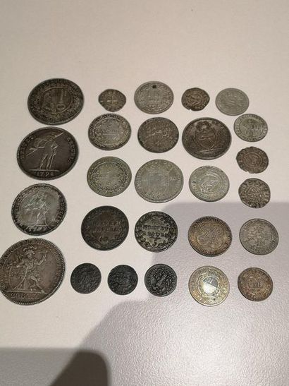 null 50 monnaies variées divisionnaires principalement
en argent du XIVe au XXe siècle...