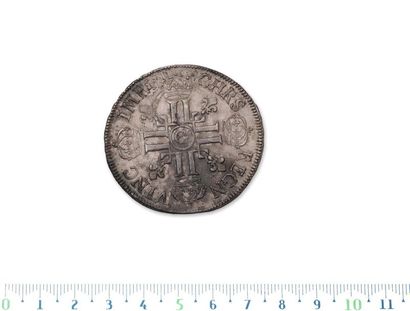 null ECU to the eight L's, first type. 1690. Poitiers. Ref.
D. 1514a. APC to sup...
