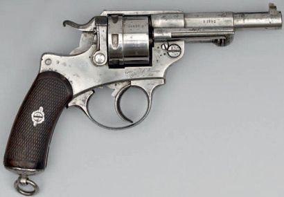 null Revolver d'ordonnance modèle 1873, canon daté: "S 1892"; numéroté: "F 24410"....