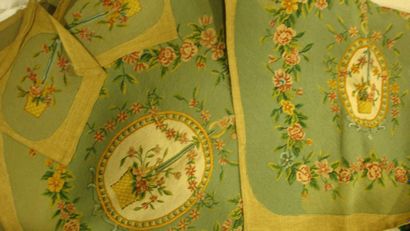null Deux garnitures de tapisserie de sièges aux points, style Louis XVI, soie, Aubusson...
