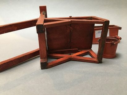 null Miniature red lacquered guillotine

Formant cigarette cutter
Sold as is