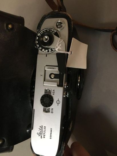 null 1 appareil photo Leica M5 dans sa house (en l'état)