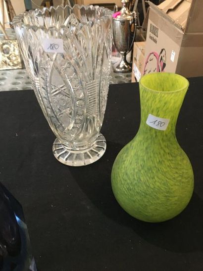 null Set of vases, 3 in colored glasses, a large one in cut crystal, and a green...