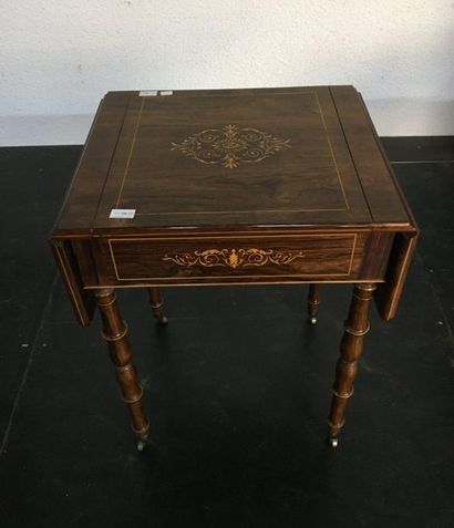 null Shutter table

Charles X period

H:76 cm 

P:48 cm,

L:60 cm 

Sold as is

LOT...