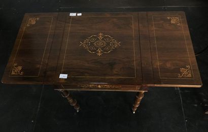 null Shutter table

Charles X period

H:76 cm 

P:48 cm,

L:60 cm 

Sold as is

LOT...