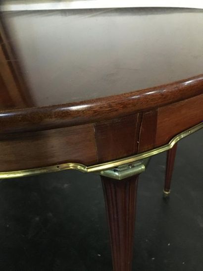 null Dining room table

Louis XVI style

Accidents

Sold as is

L : 135 cm 

H: 75...