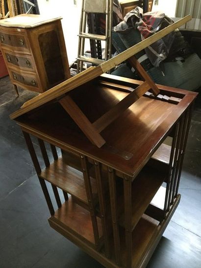 null Revolving shelf

H: 89 cm 



Sold as is
LOT IN STORAGE: CONDITION OF PARTICULAR...